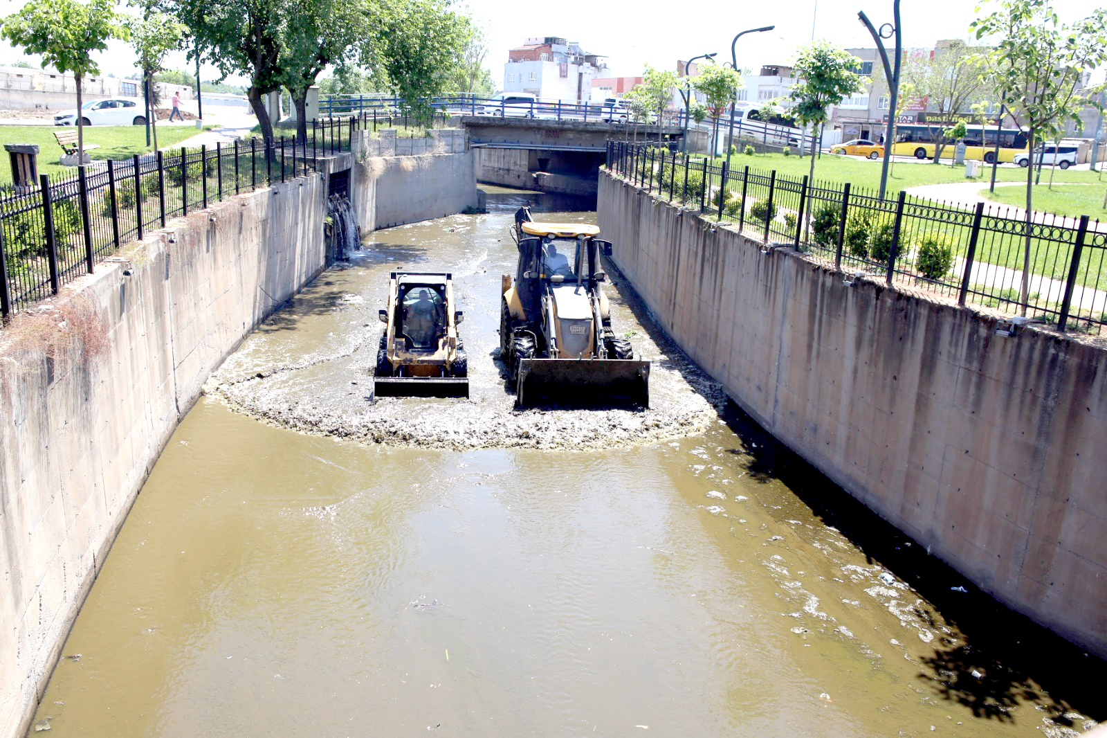 İluh Deresi’nde kapsamlı temizlik çalışması