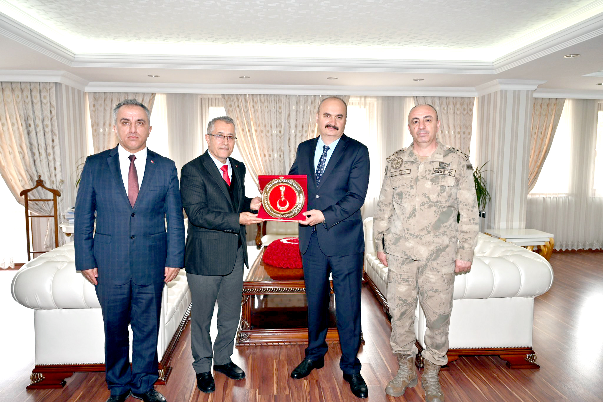 Jandarma Asayiş Vakfı’ndan Vali Canalp’a Ziyaret