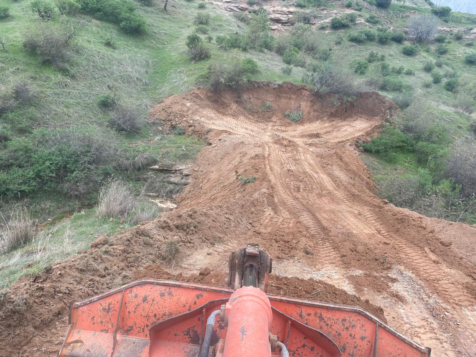 Kozluk’ta Köylerde Hizmet Seferberliği Devam Ediyor