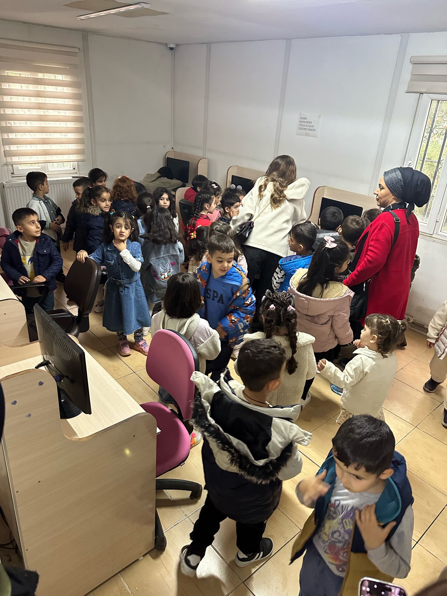 Anaokulu Öğrencilerinden Kütüphane Ziyareti