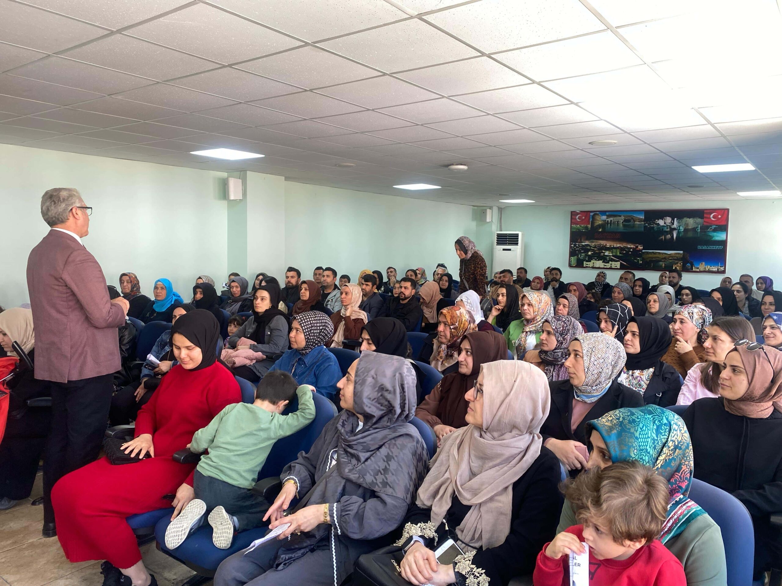 Maarif Modeli Ebeveyn Okulu ve Aile Okulu Eğitimleri Devam Ediyor