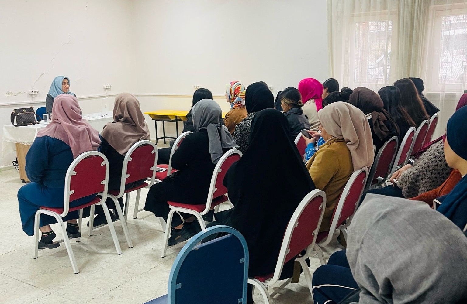 Batman Müftülüğü’nden “Aile Ahlakı ve Çocuklarda Sağlıklı Kimlik Gelişimi” Konulu Seminerler