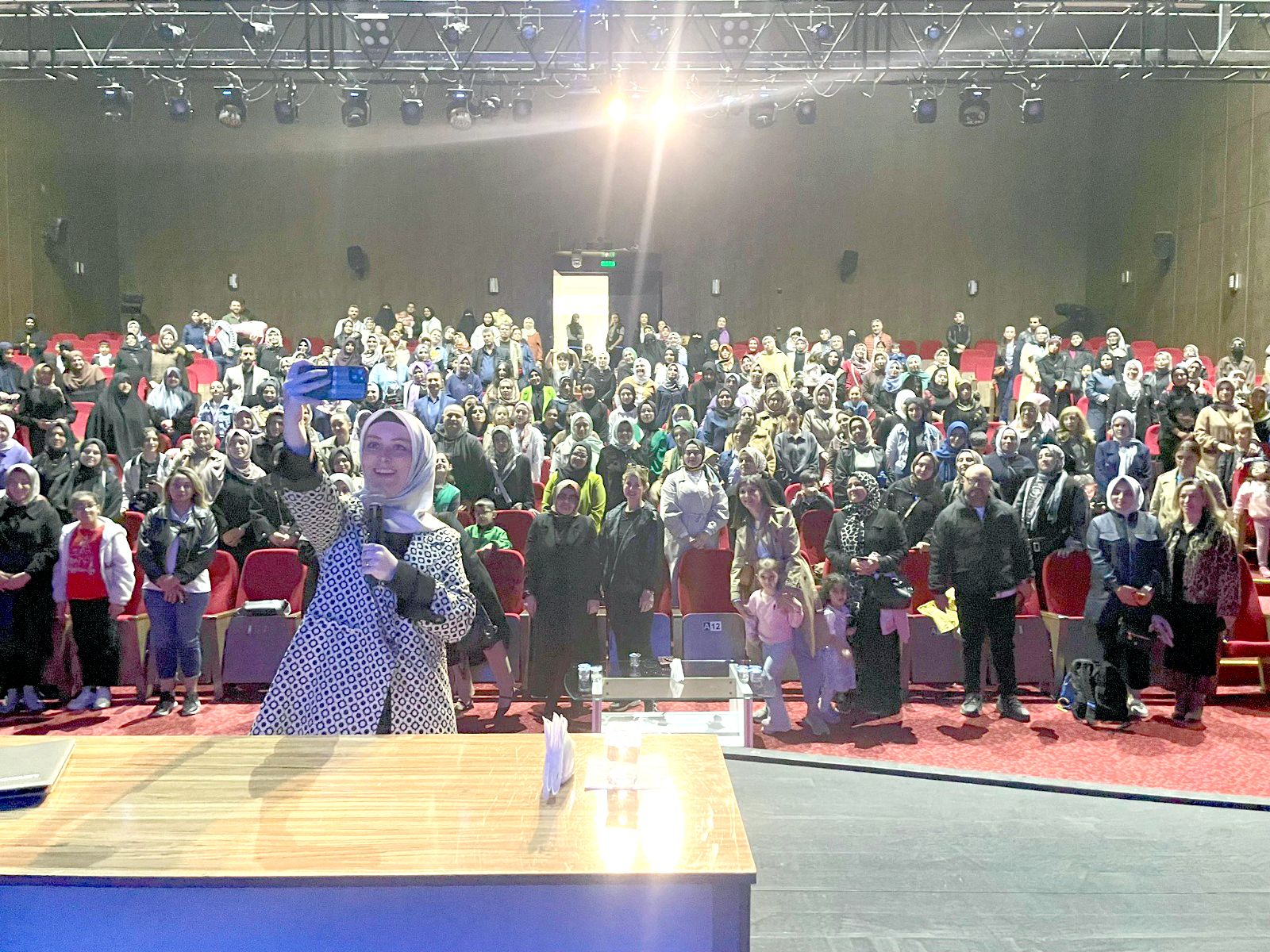 Tongar, Batmanlı Takipçileriyle Buluştu