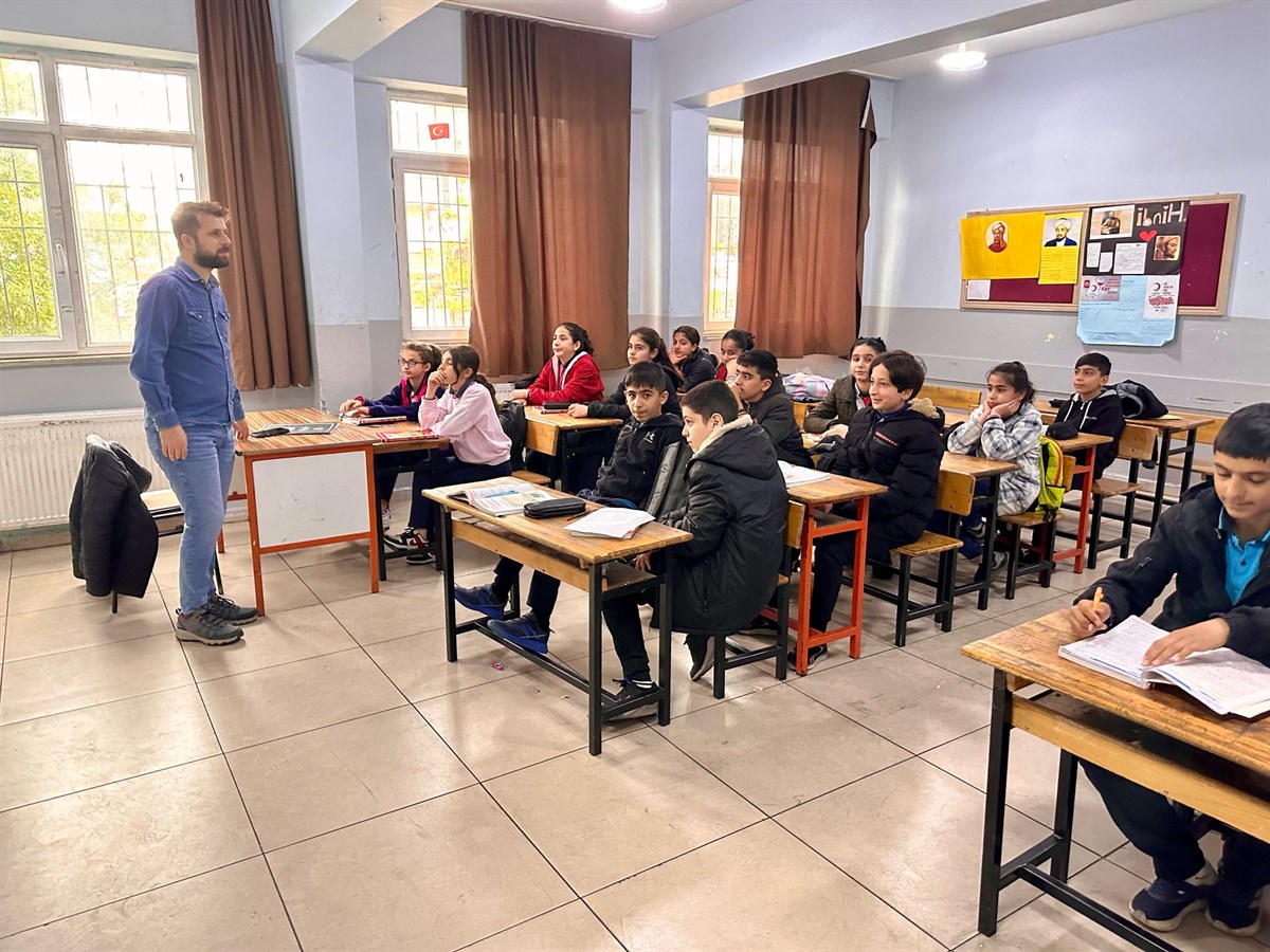 Ziya Gökalp Ortaokulu’nda Öğrencilere Yönelik Bilgilendirici Eğitim