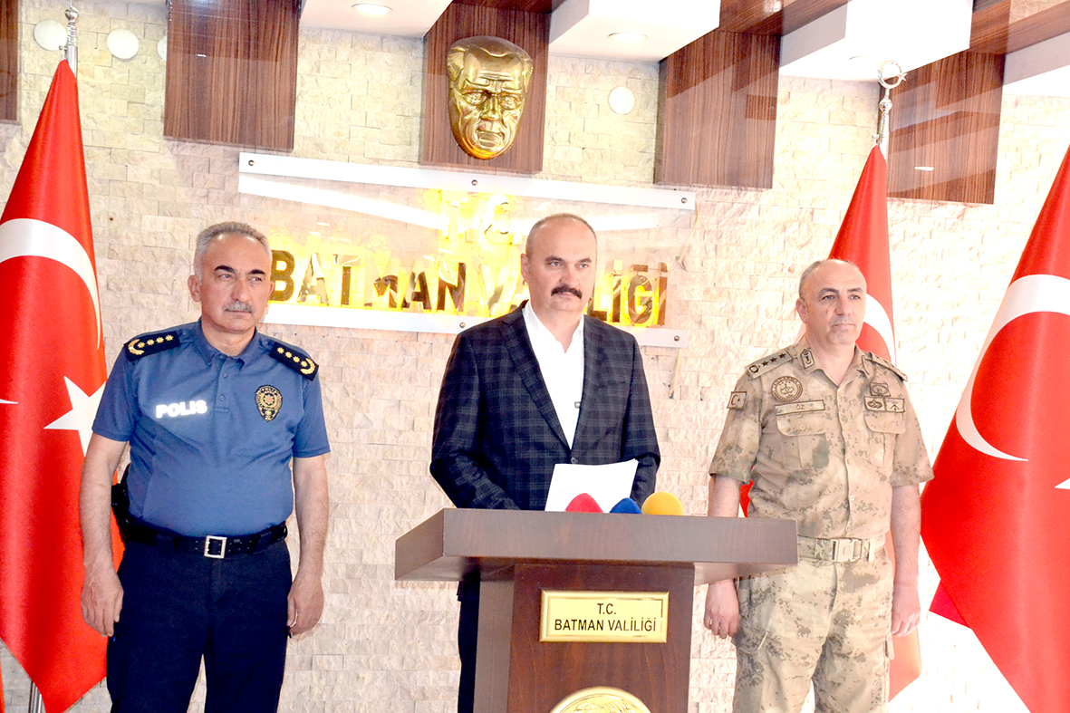 Vali Canalp: “Uyuşturucu ve Kaçakçılıkla Mücadelede Kararlıyız”