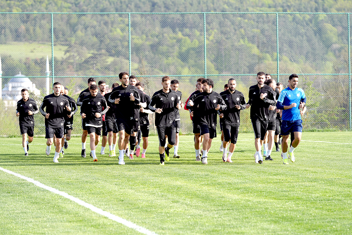 Petrolspor Play-Off hazırlıkları için Bolu kampında