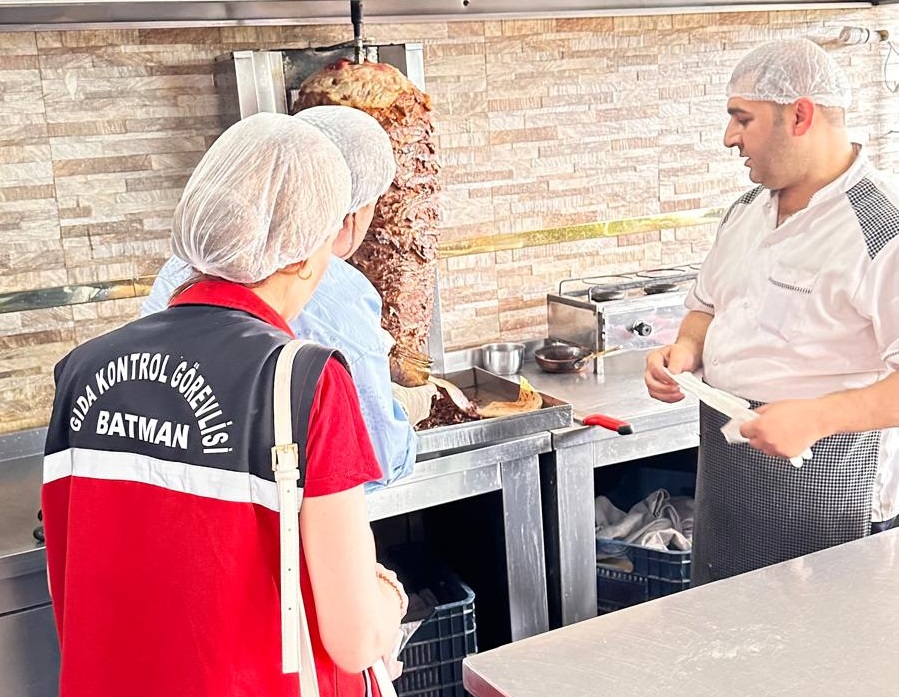 Gıda güvenliği için yemek numuneleri alındı