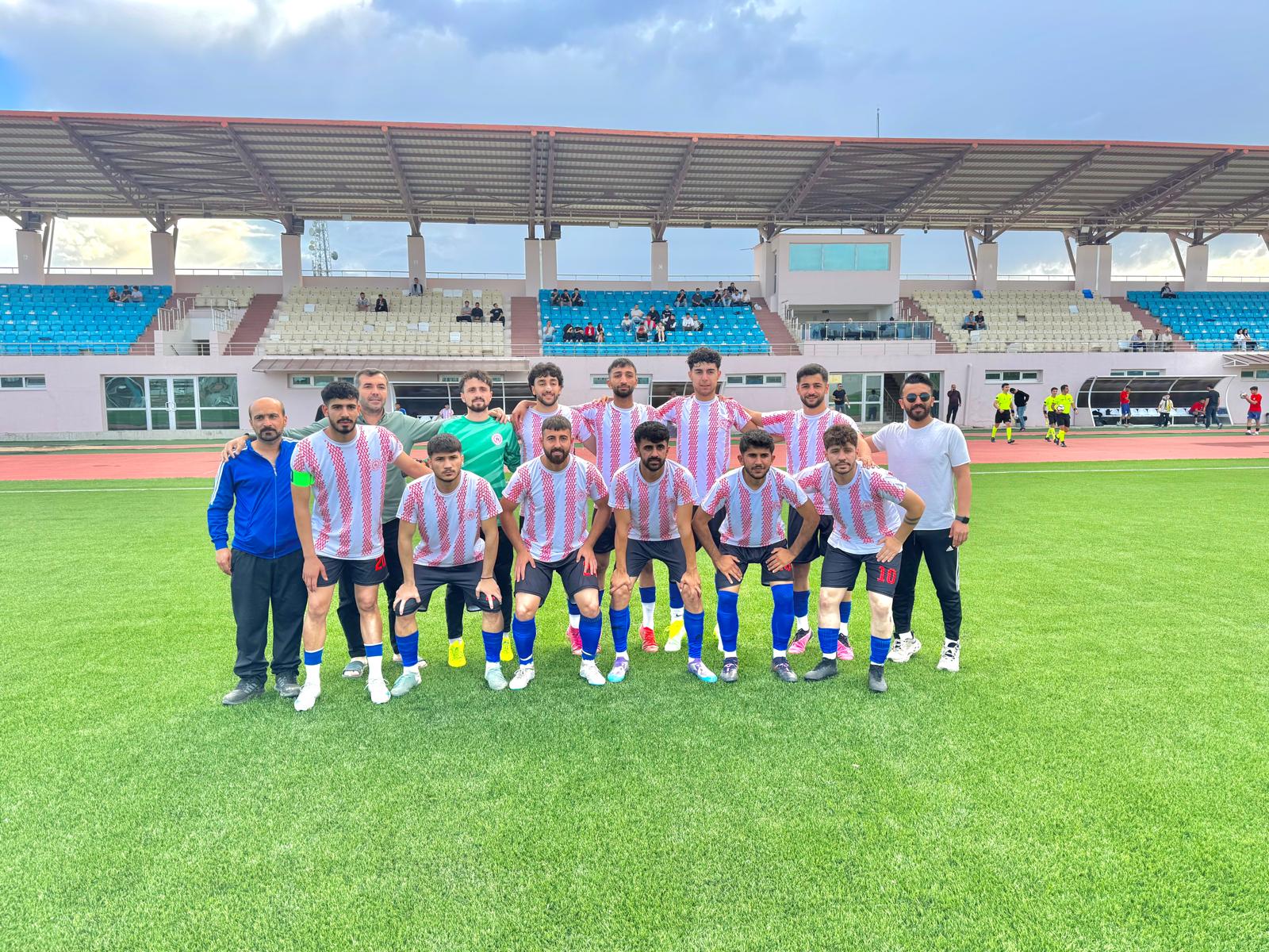 Yurtlig futbol takımı bölge ikincisi oldu