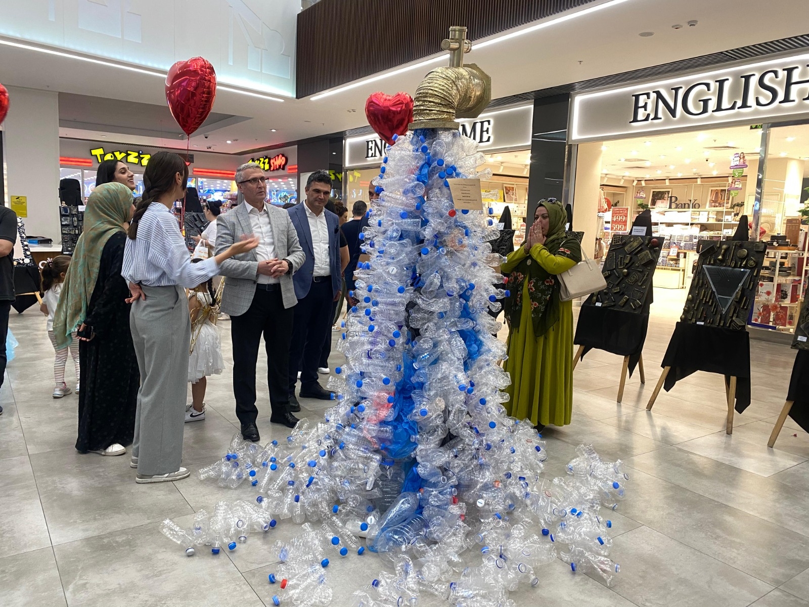 Atıktan Sanata Geri Dönüşüm sergisi