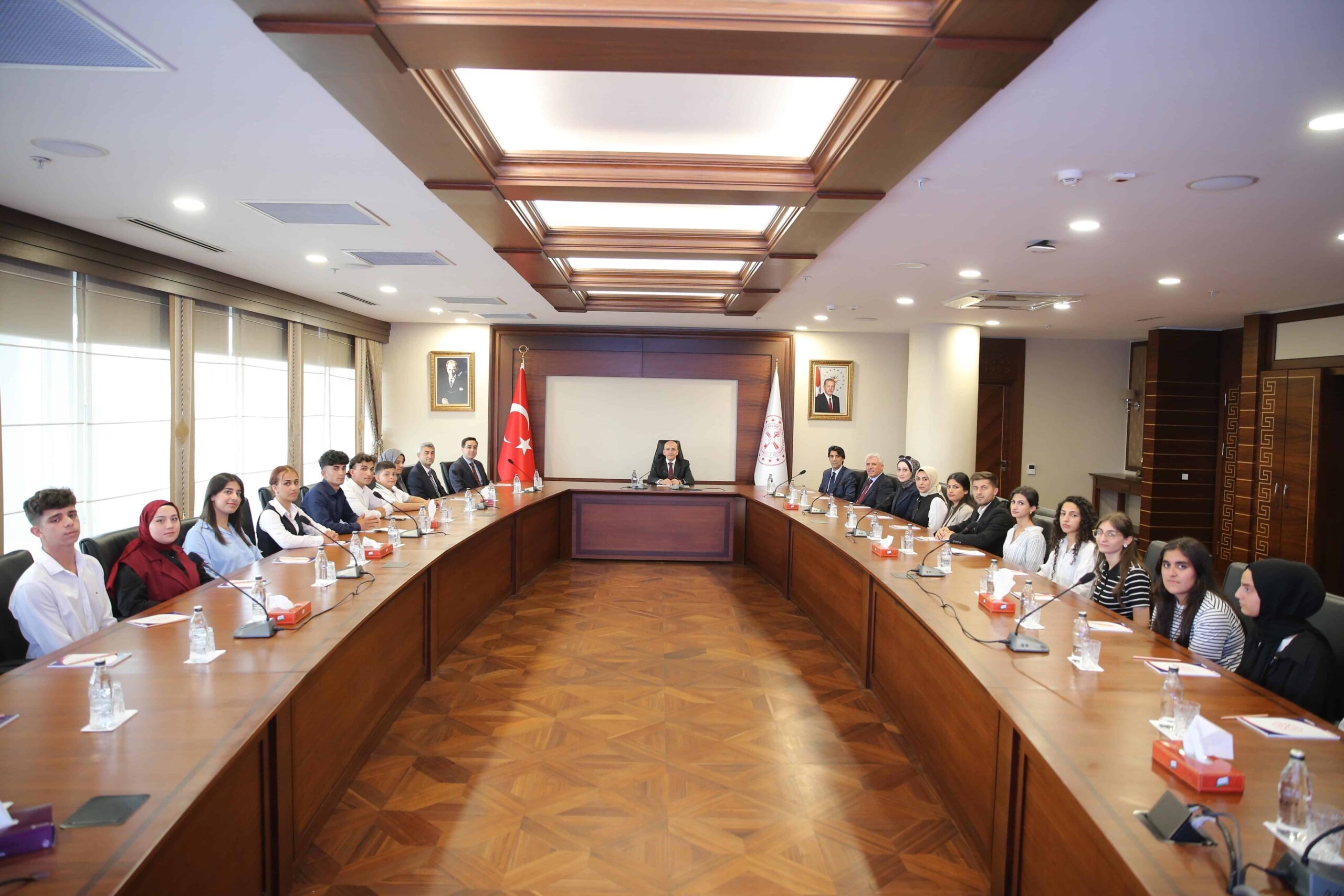 Bakan Şimşek’e anlamlı ziyaret