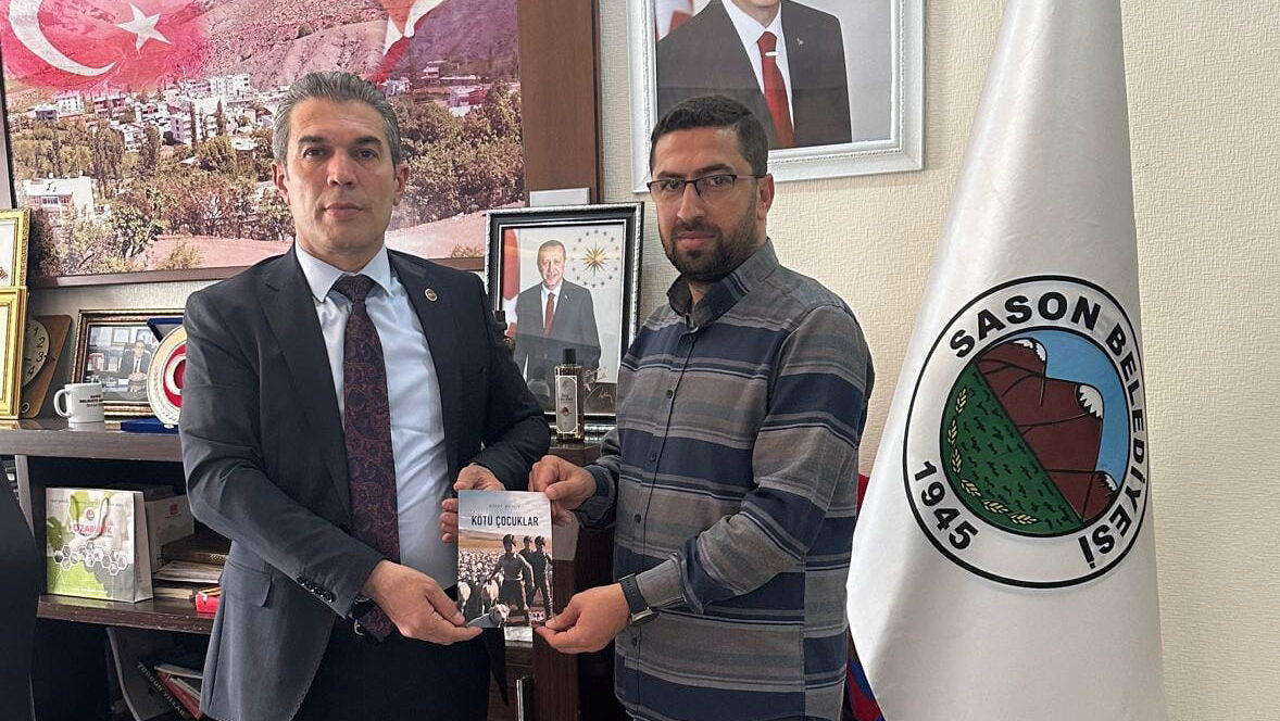 Başkan Demir’e Anlamlı Hediye