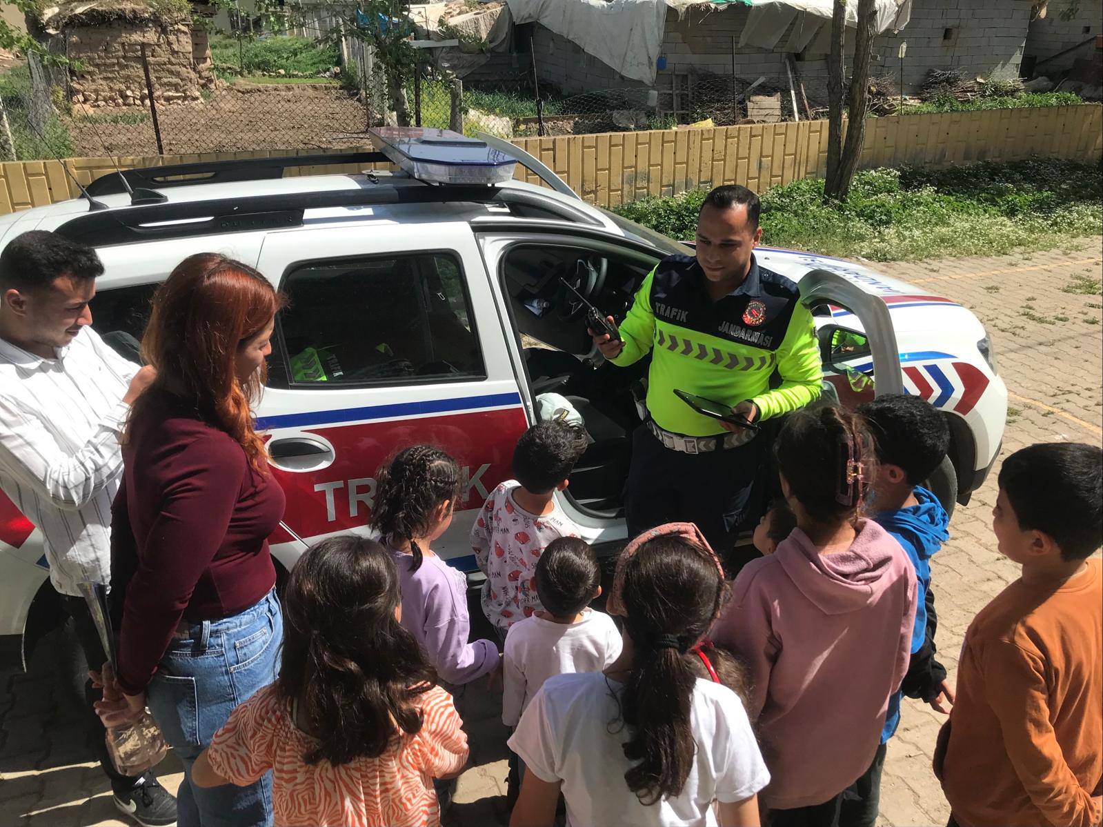 Trafik Jandarmasından Öğrencilere Eğitim ve Servis Denetimi