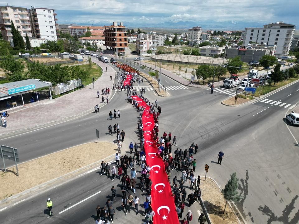 Beşiri’de 19 Mayıs Gençlik Yürüyüşü Düzenlendi