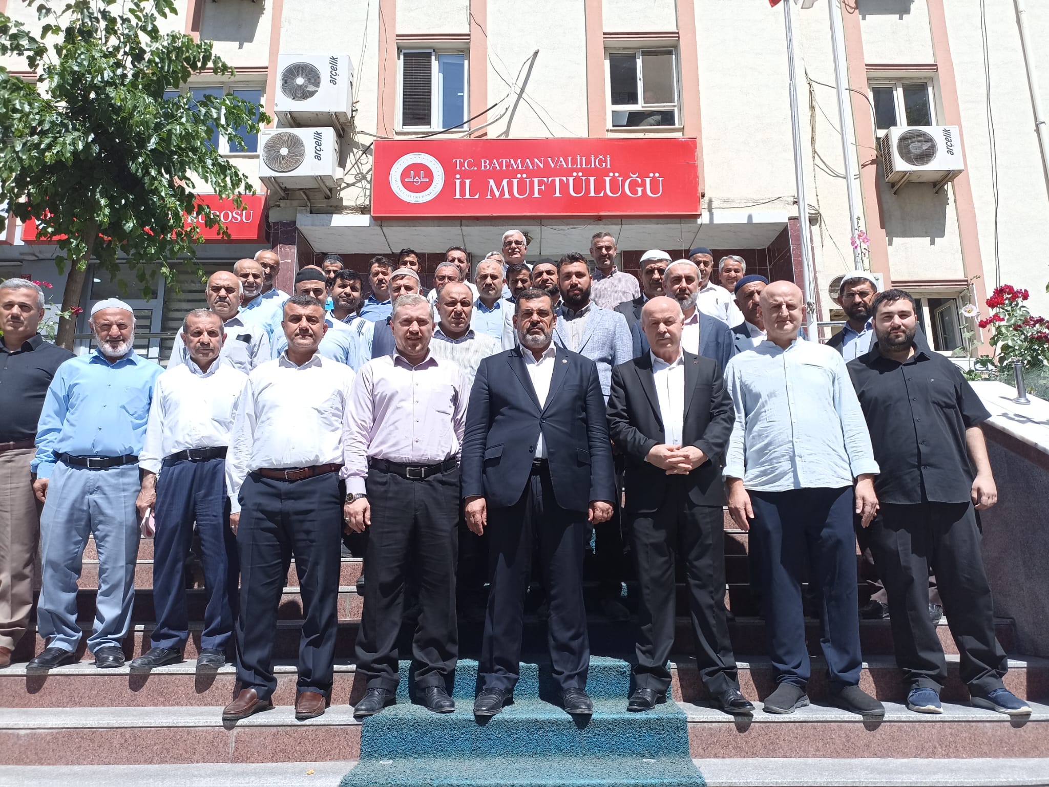 Din Görevlilerinden Anlamlı Kurban Bağışı