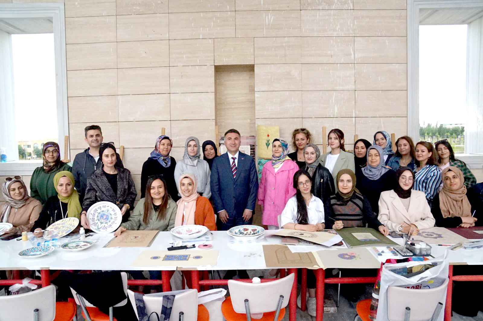 Üniversite Camii Avlusunda Ebru Sanatı etkinliği düzenlendi