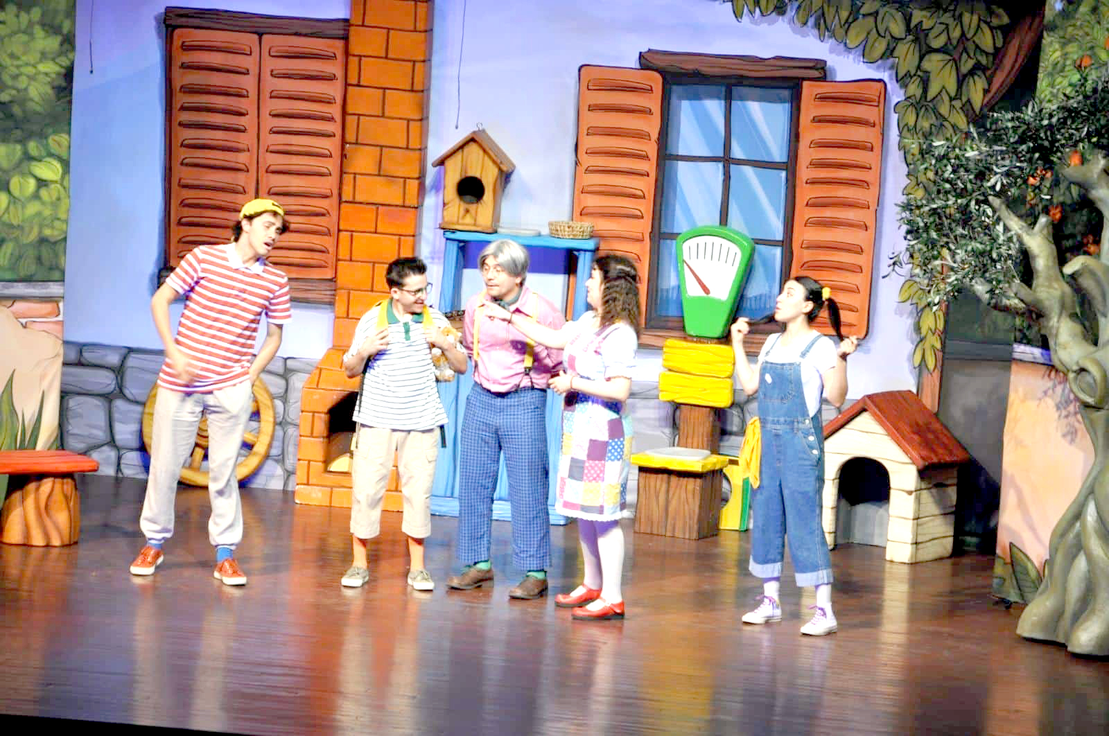 Eti Çocuk Tiyatrosu çocuklarla buluştu