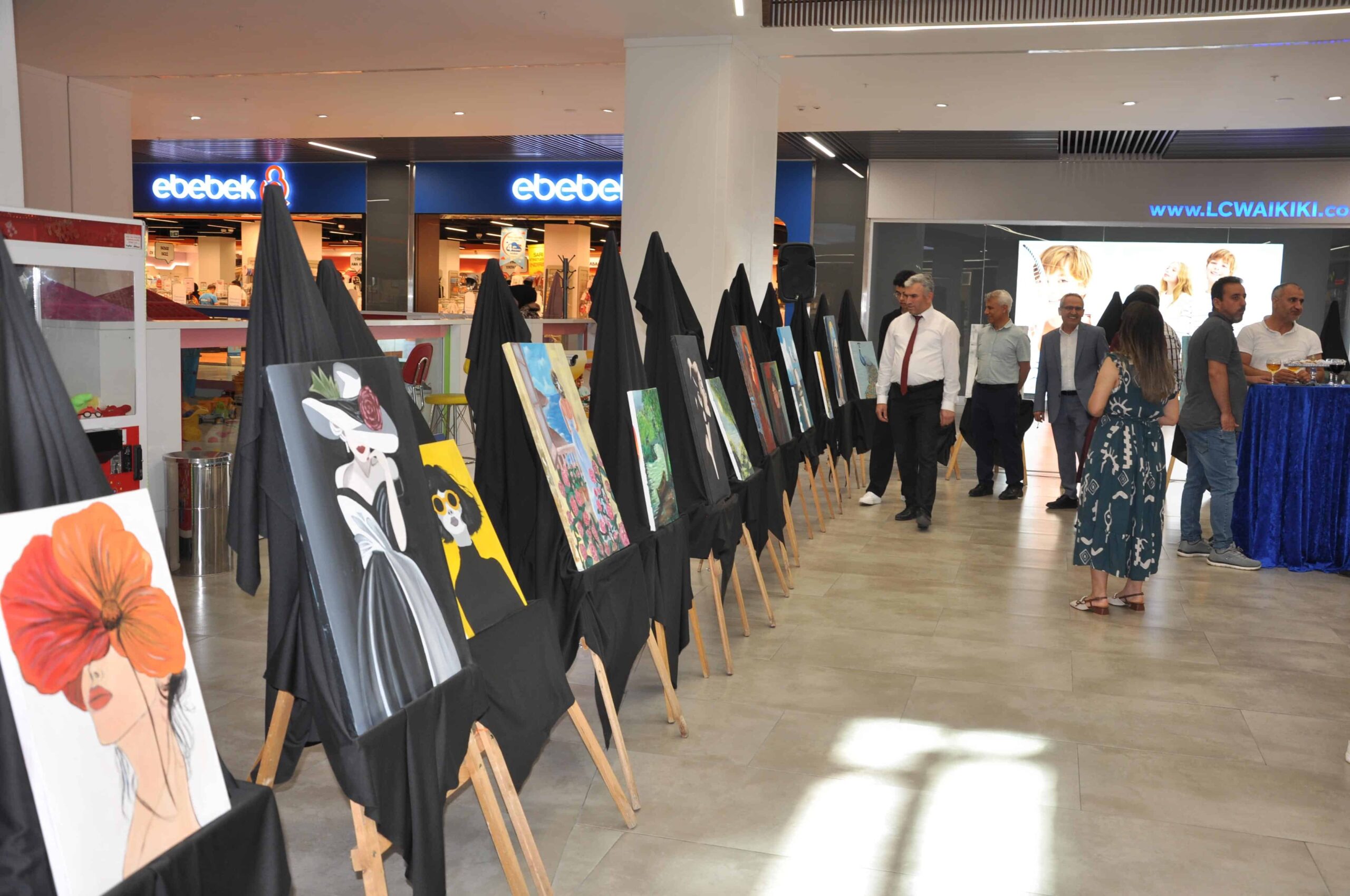 Farabi Anadolu Lisesi Öğrencilerinden Resim Sergisi