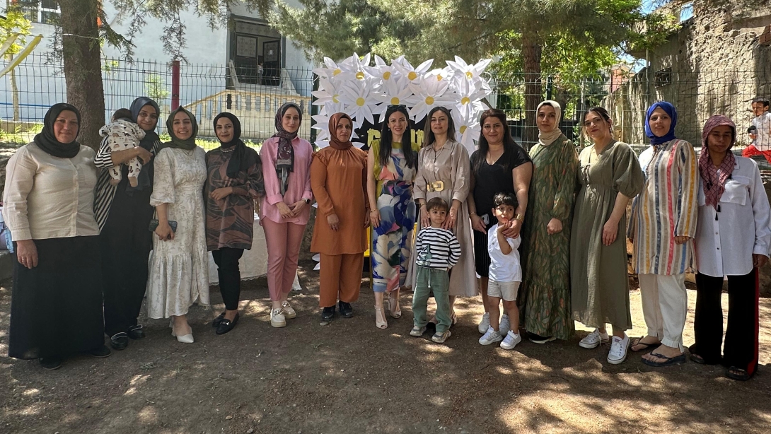 Gercüş Atatürk İlkokulu’ndan Anlamlı Anneler Günü Kutlaması