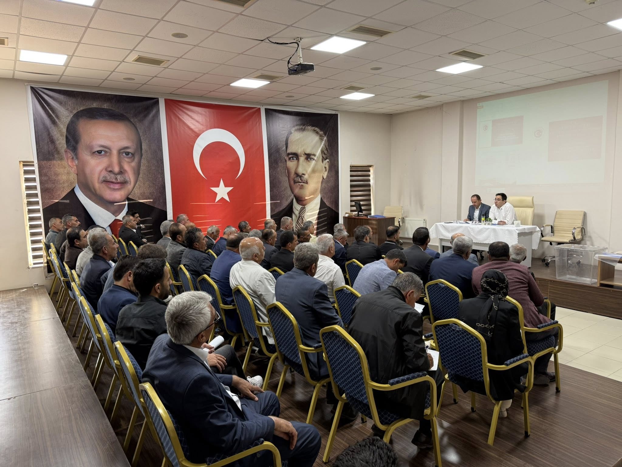 Kaymakam Öztaş, Köylere Hizmet Götürme Birliği Toplantısına Katıldı