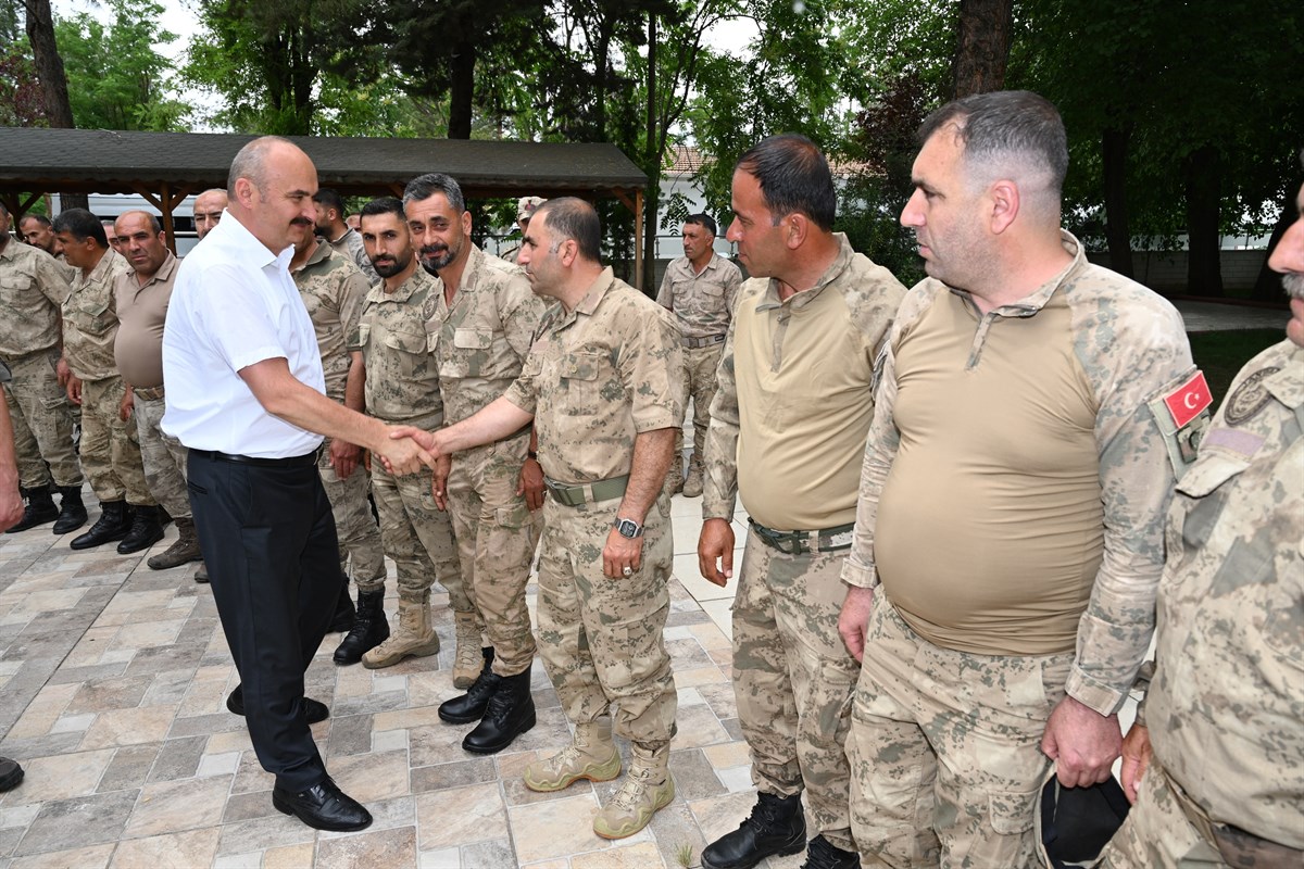 Vali Canalp, Güvenlik Korucularını Yemekte Ağırladı