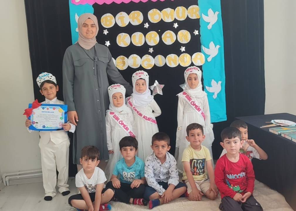 Hüseyniye 4-6 Yaş Kur’an Kursunda Hatim ve Kur’an’a geçiş sevinci