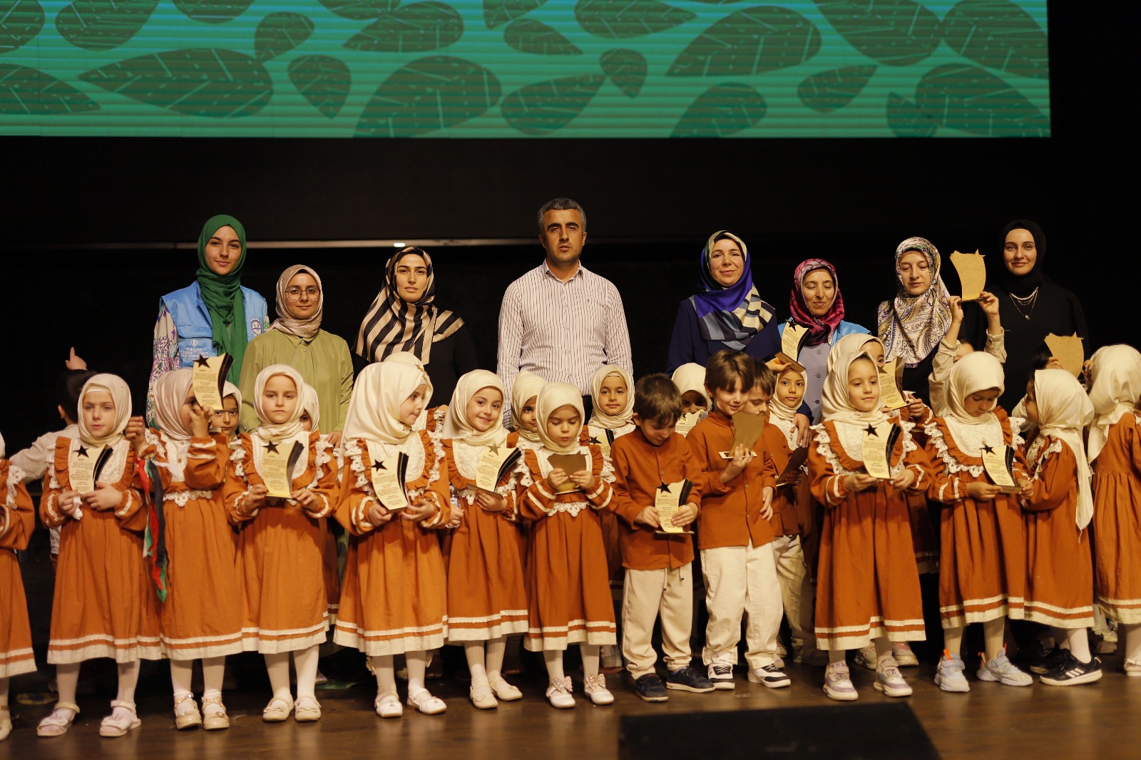 Kur’an’a geçiş töreni duygulandırdı