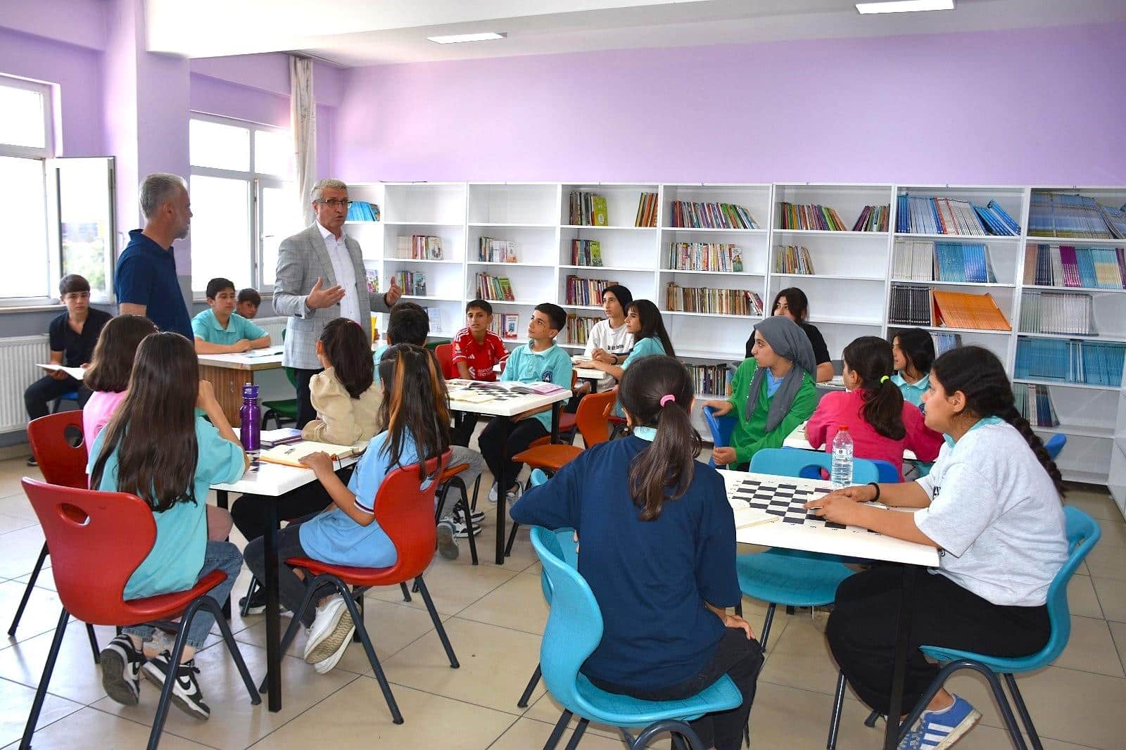 Müdür Ciğer’den Necat Nasıroğlu Ortaokulu’na Ziyaret