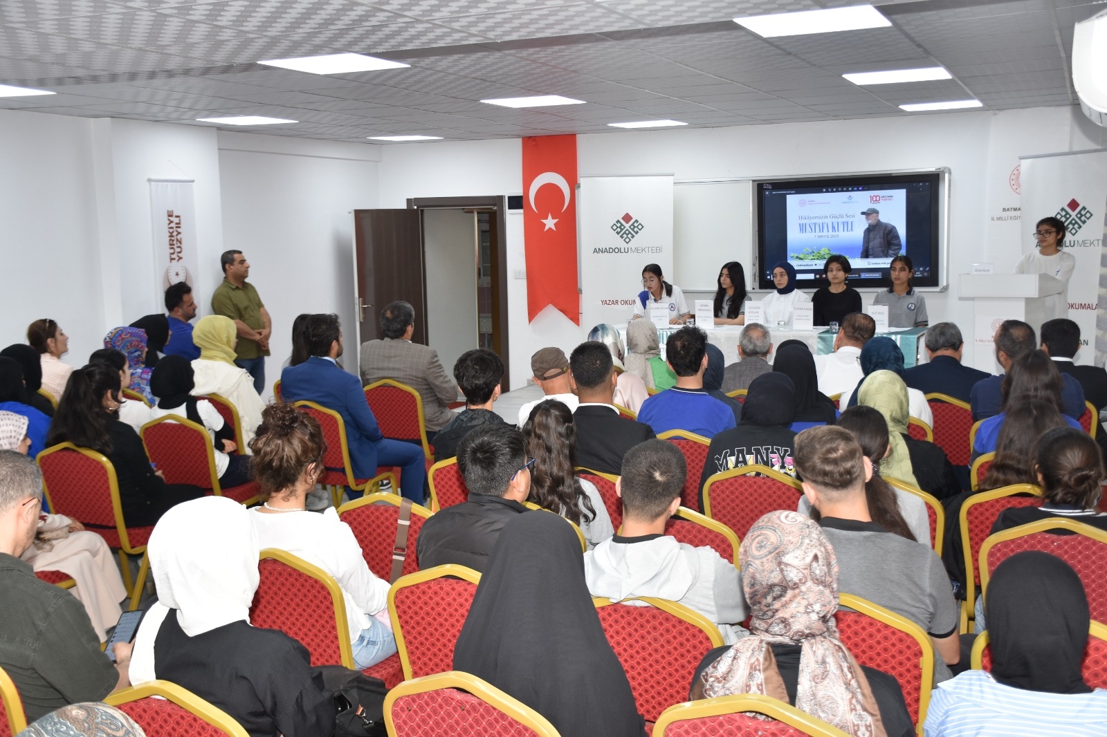 Öğrencilerden “Hikâyemizin Güçlü Sesi Mustafa Kutlu” Paneli