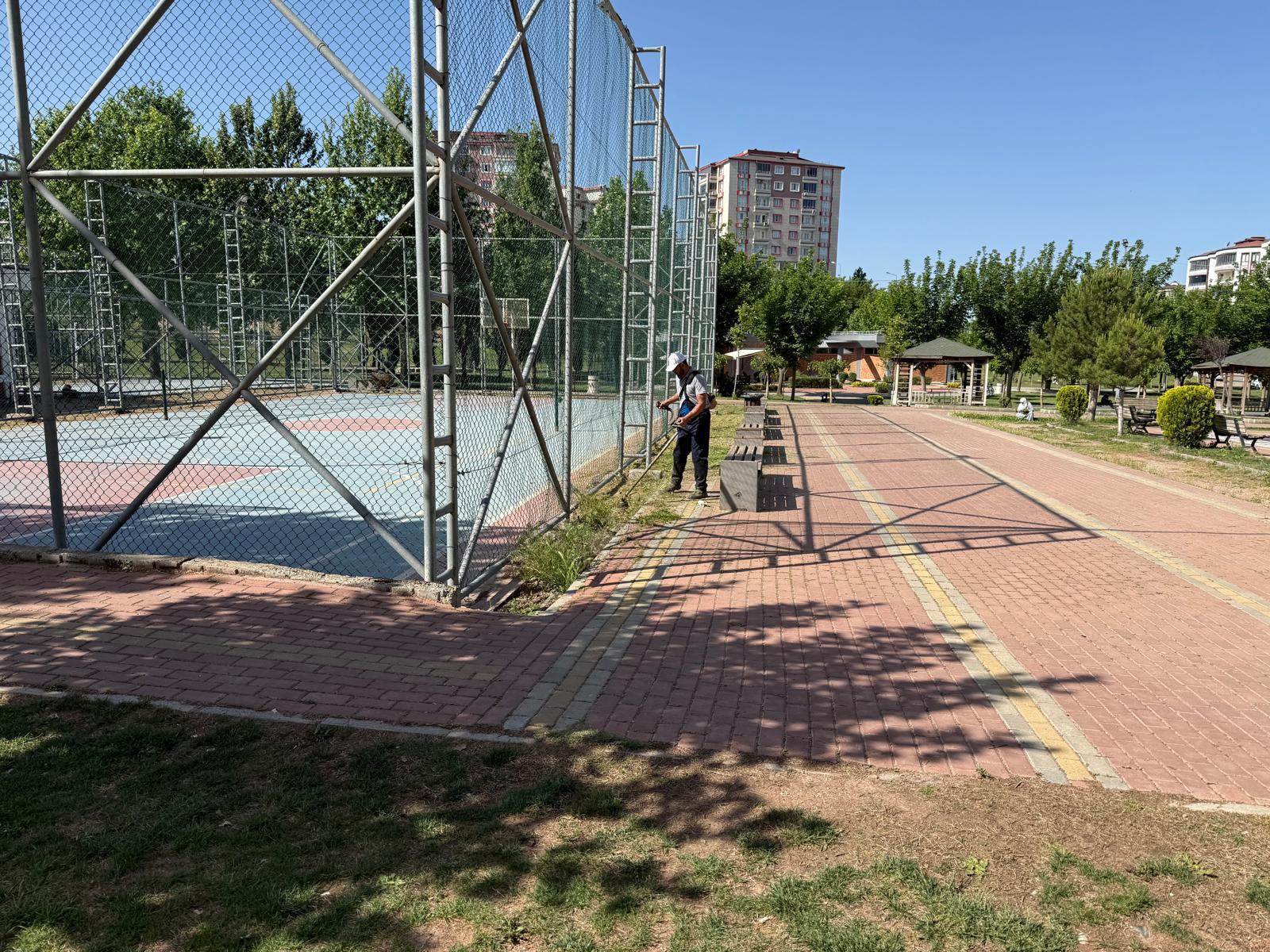 Temiz parklar için el ele