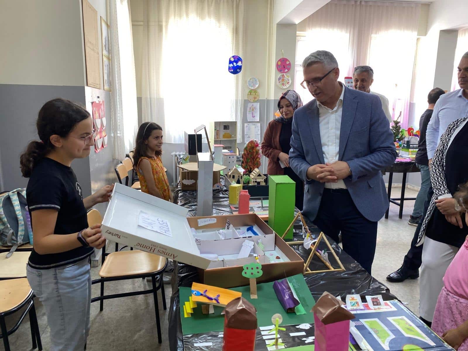 TOKİ Kazım Karabekir İlkokulu’nda Bilim ve Kültür Şöleni