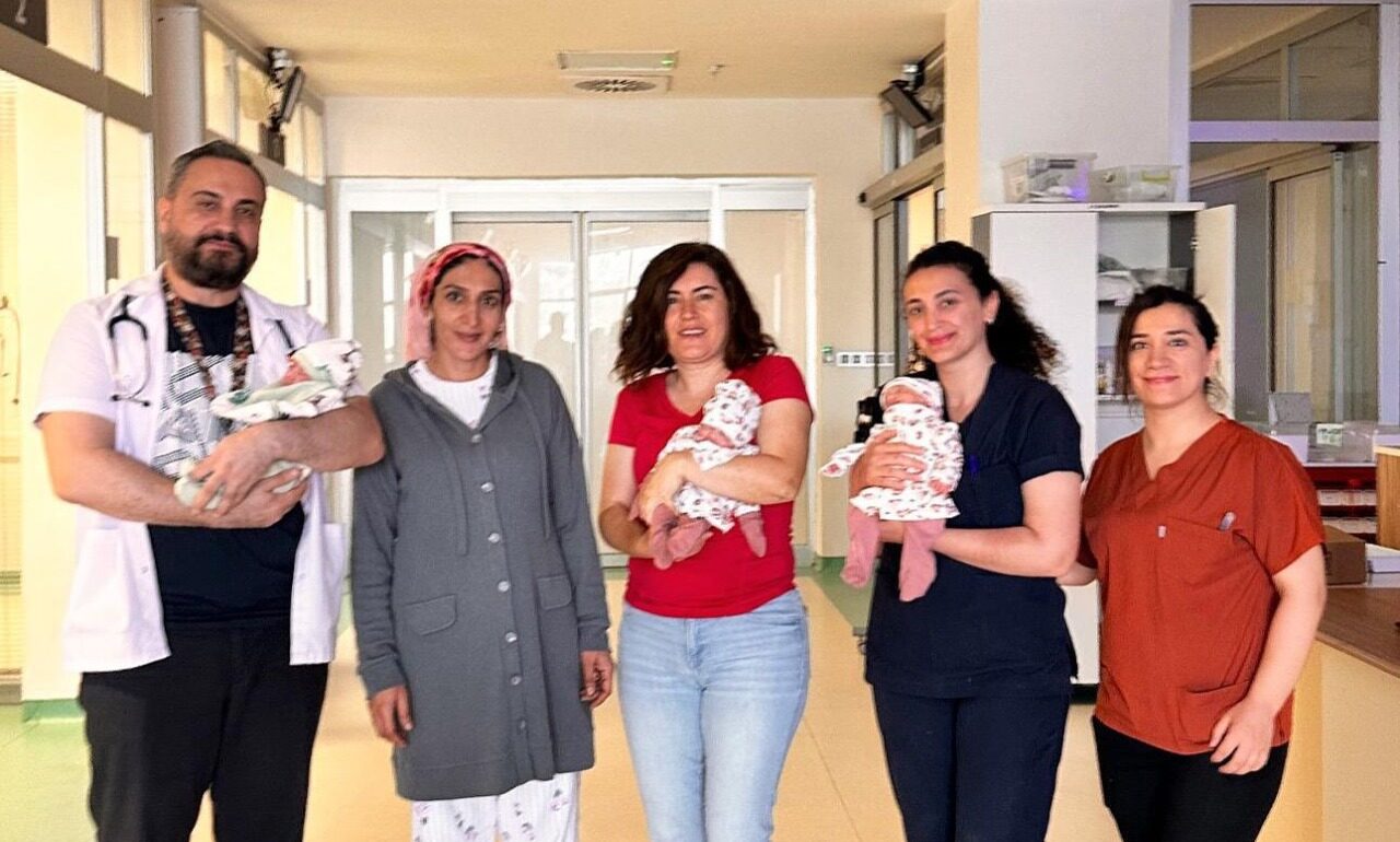 Üçüz Bebekler 14 günlük tedavinin ardından taburcu edildi