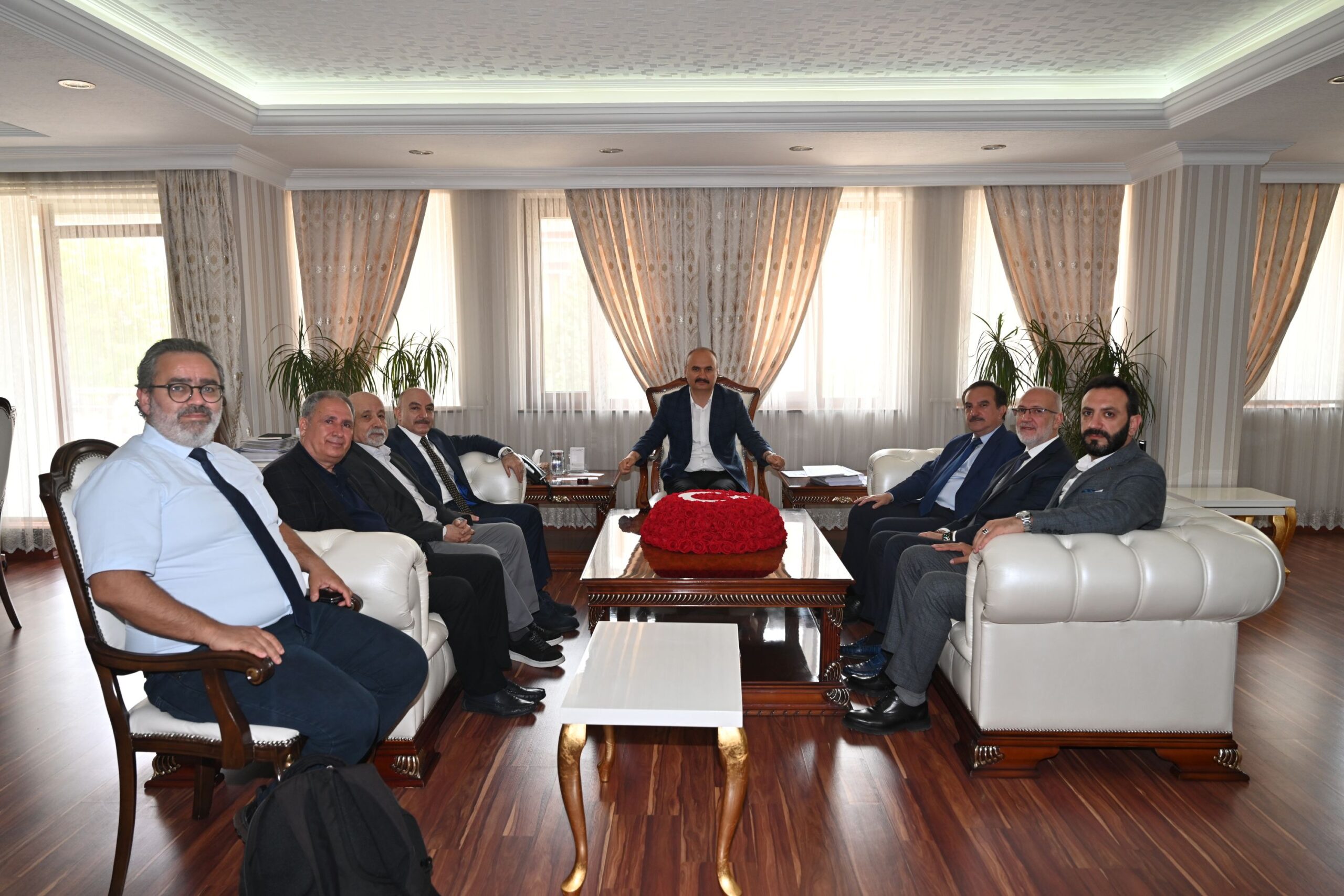 Cumhurbaşkanı Danışmanlarından Vali Canalp’a ziyaret 