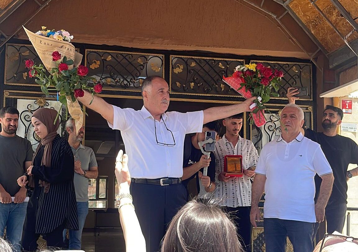 40 Yıllık Emek, Alkışlarla Uğurlandı: Davut Ayan’a Duygusal Veda