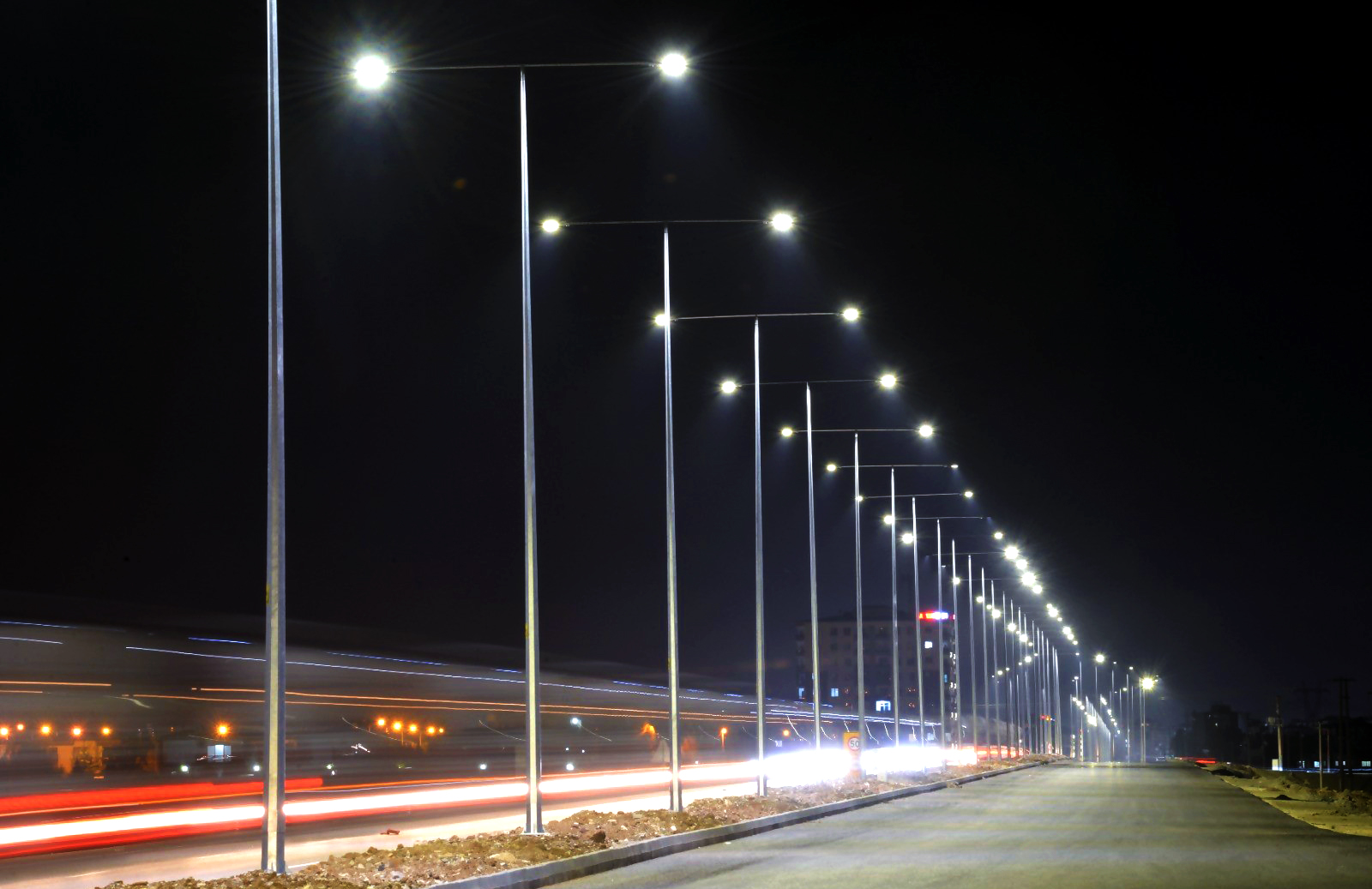 Dicle Elektrik’ten 900 Kilometrelik Dev Yatırım