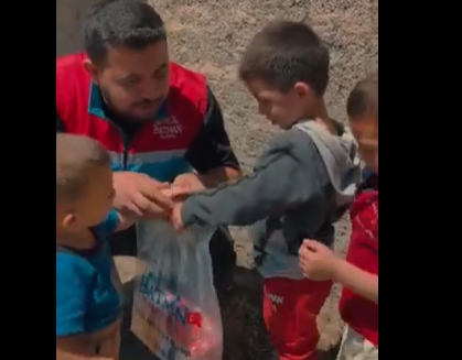 8 BİN AİLEYE ŞEKER DAĞITILDI