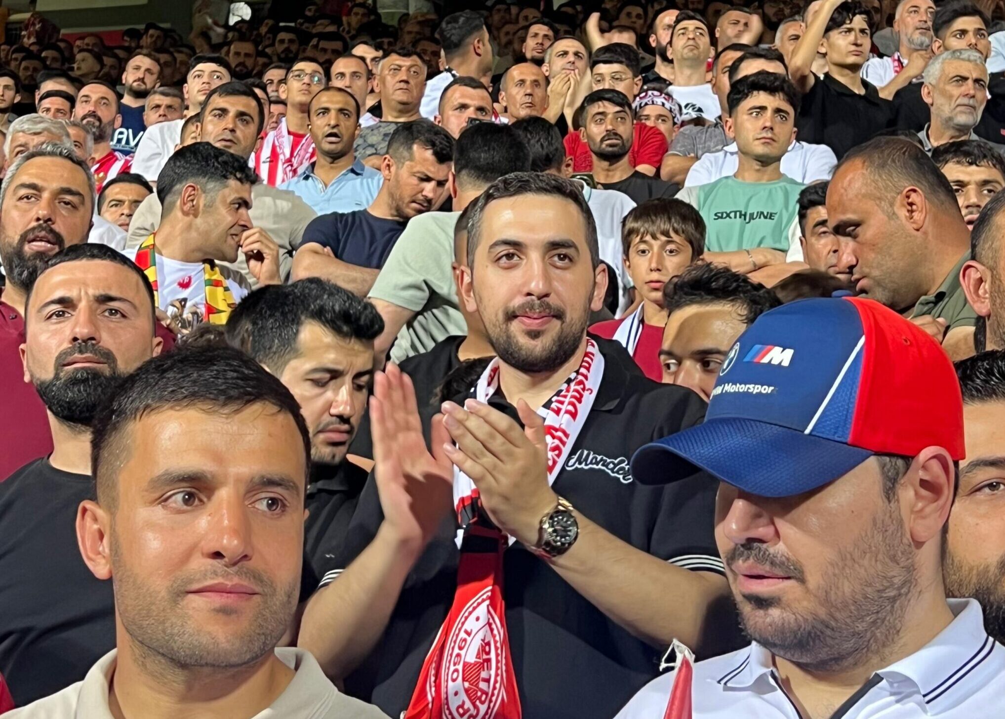 Hür Gençlik’ten Batman Petrolspor’a Destek