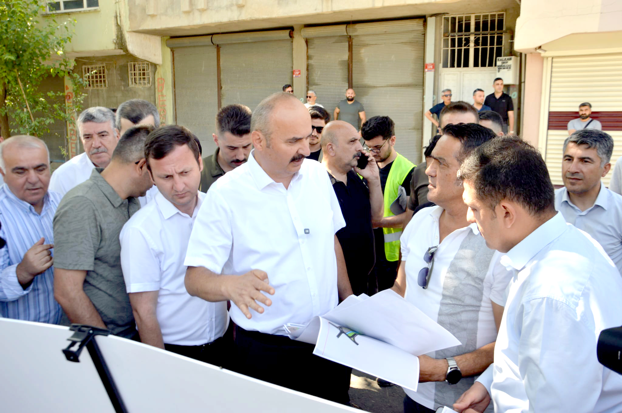 Vali Canalp İluh Deresinde Devam Eden Kentsel Dönüşüm Çalışmalarını Yerinde İnceledi