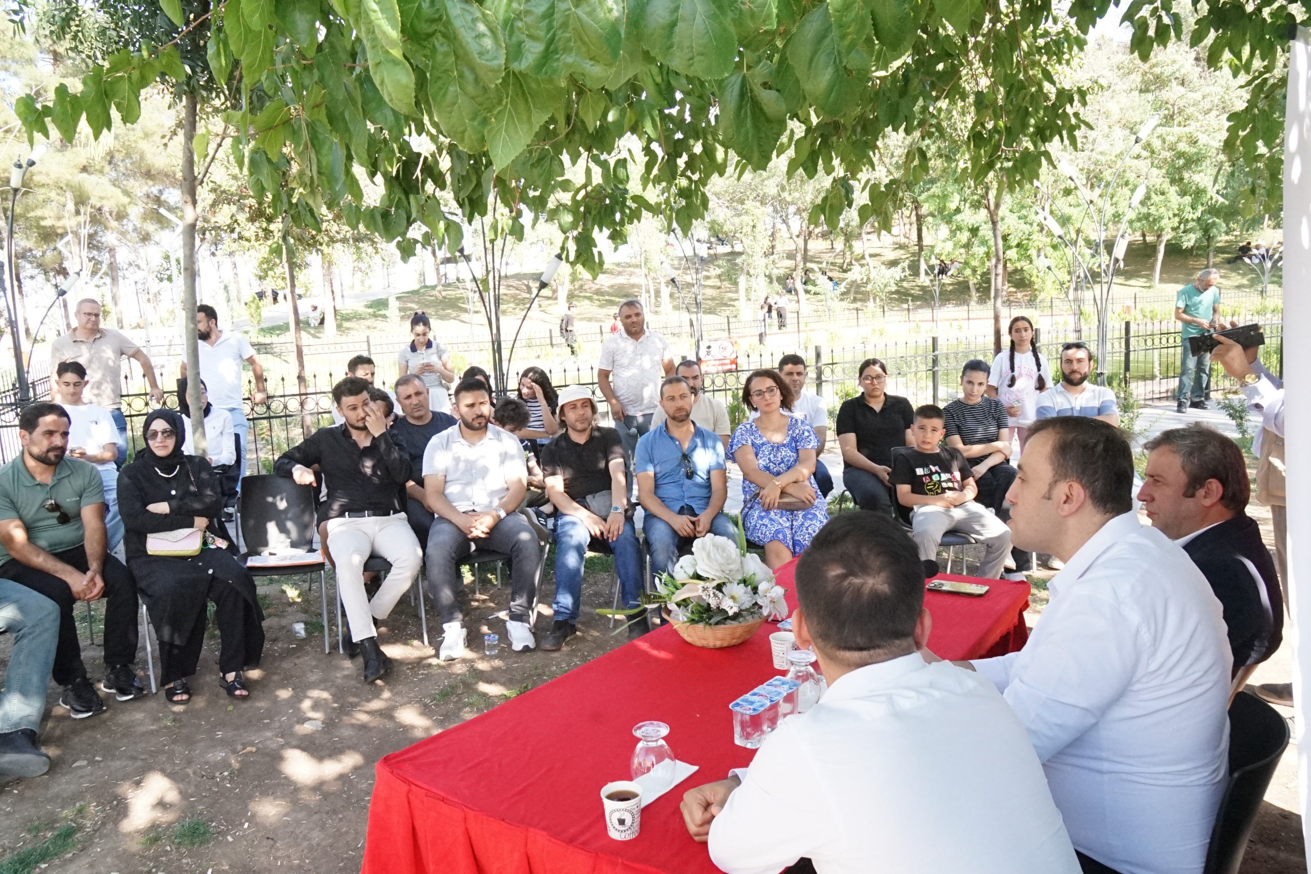 Esentepe Millet Bahçesinde Yapay Zekâ Söyleşisi