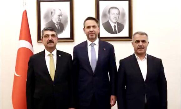 AK Parti Batman Heyeti, Enerji ve Tabii Kaynaklar Bakanı Bayraktar ile Ankara’da Görüştü