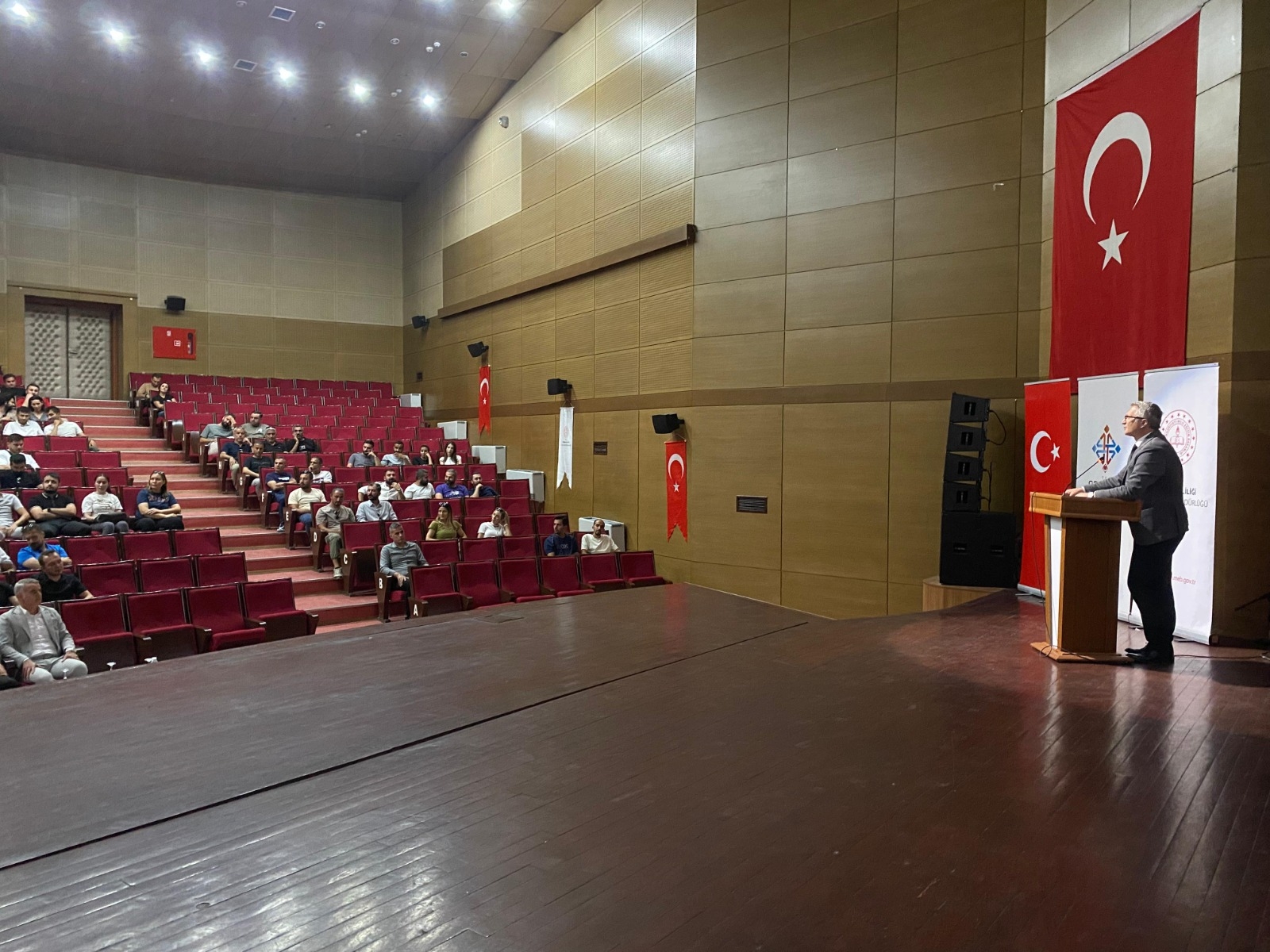 Beden Eğitimi ve Spor Öğretmenleri Toplantısı Gerçekleştirildi