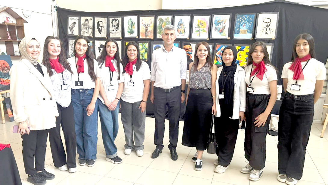 Gercüş Anadolu Lisesinde karma resim sergisi açıldı