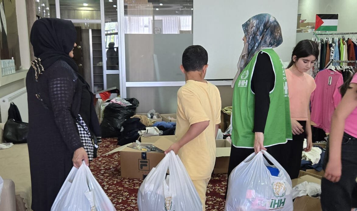 Batman İHH’dan 355 Yetim Çocuğa Bayramlık Kıyafet Desteği