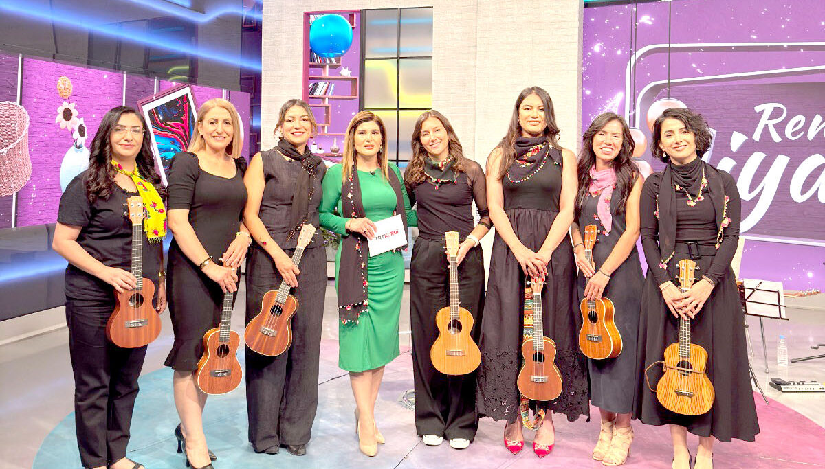 Batmanlı Öğretmenlerden TRT Kûrdî’de Müzikli Performans