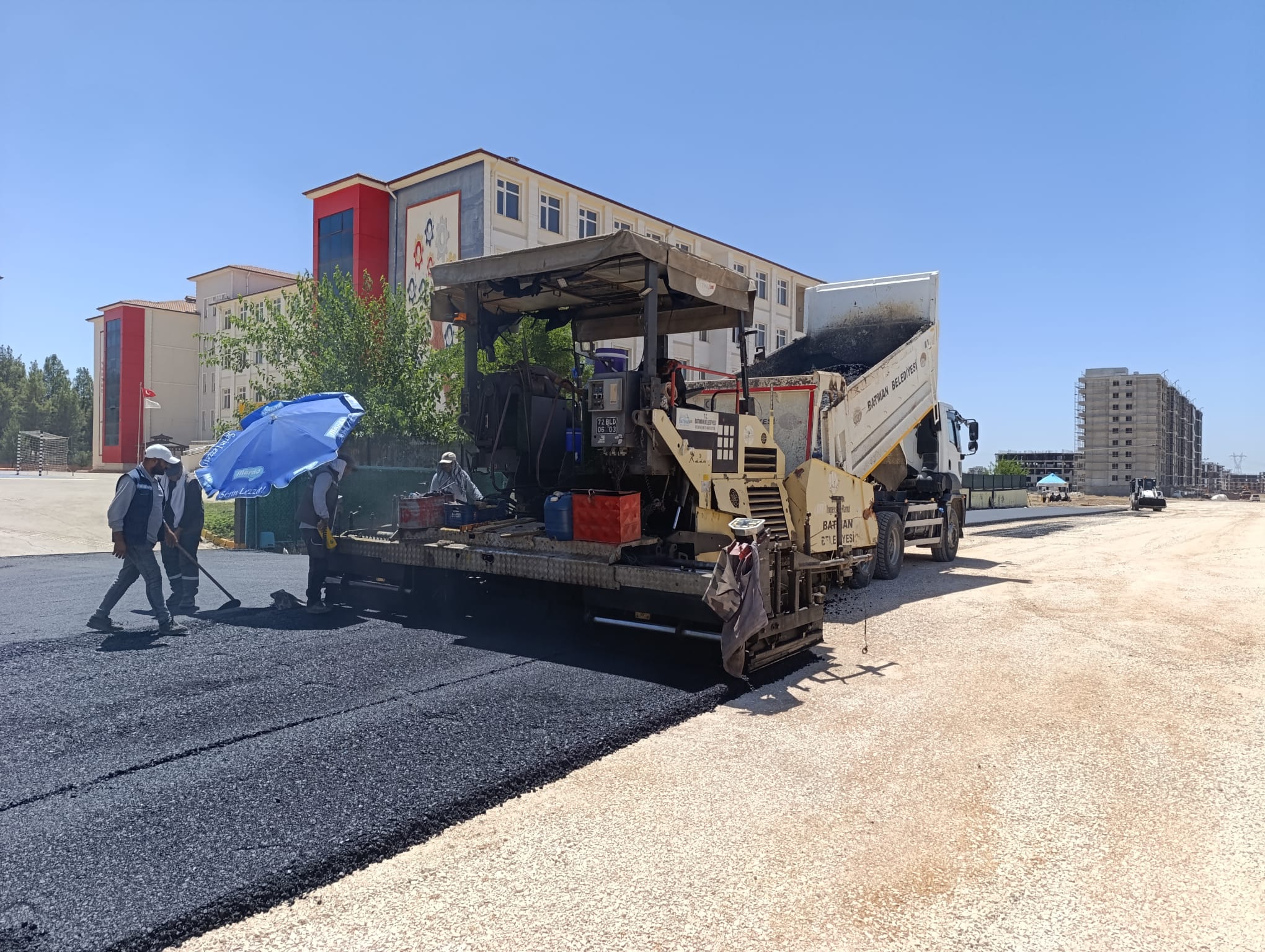 Okul Yollarına Yaz Mesaisi