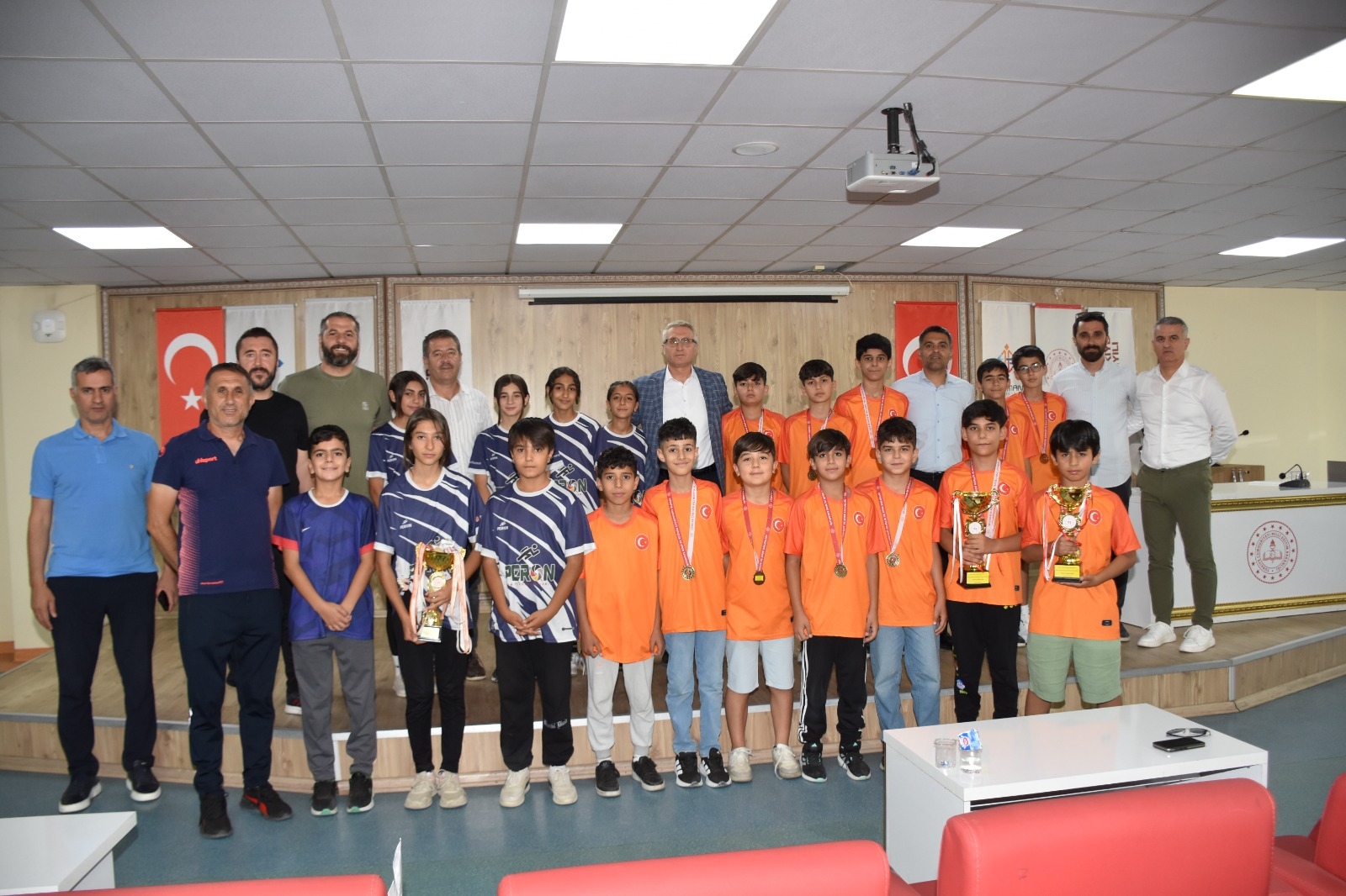 İl Müdürü Şampiyon Öğrencileri Ağırladı