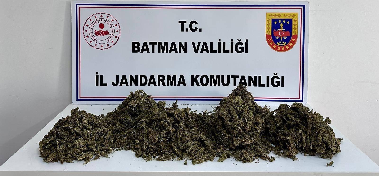 4 Kilo Kubar Esrar Ele Geçirildi: 1 Kişi Tutuklandı