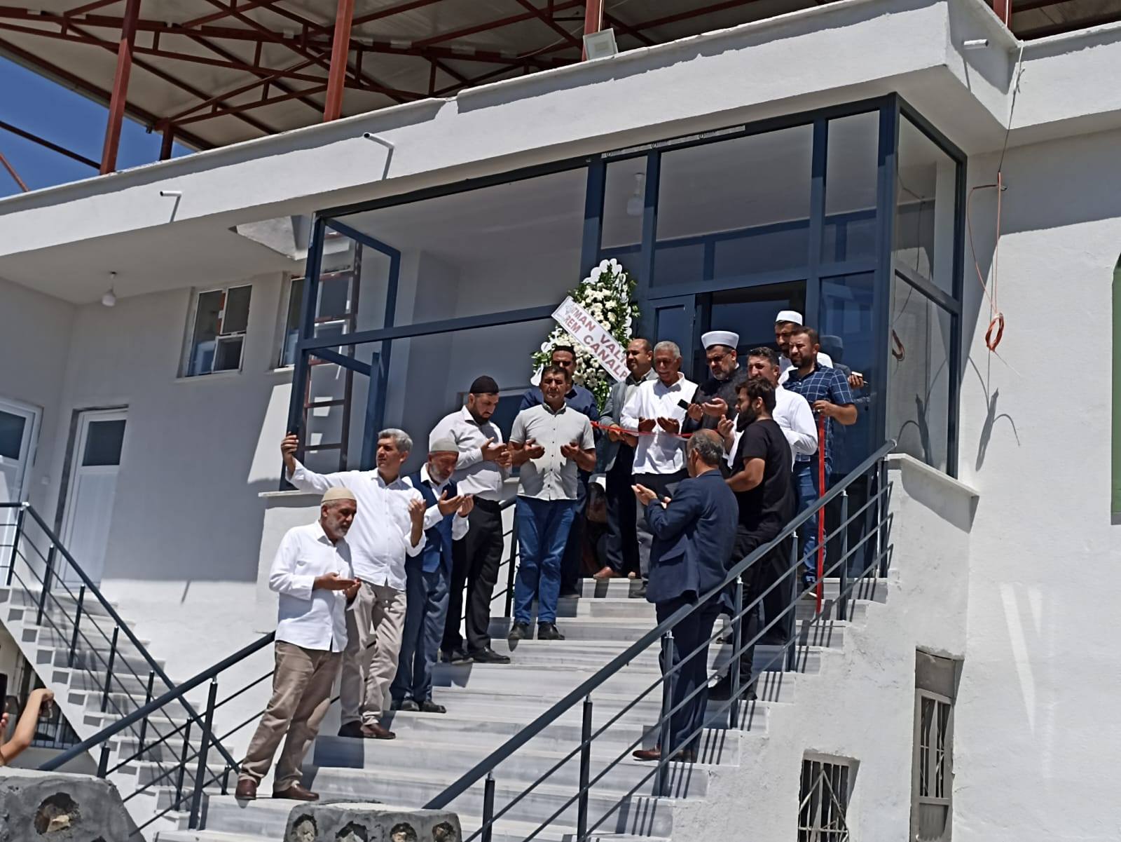 YeniÇağlar Köyü Bacak Mezrası’nda Cami ve Taziye Evi Dualarla Açıldı