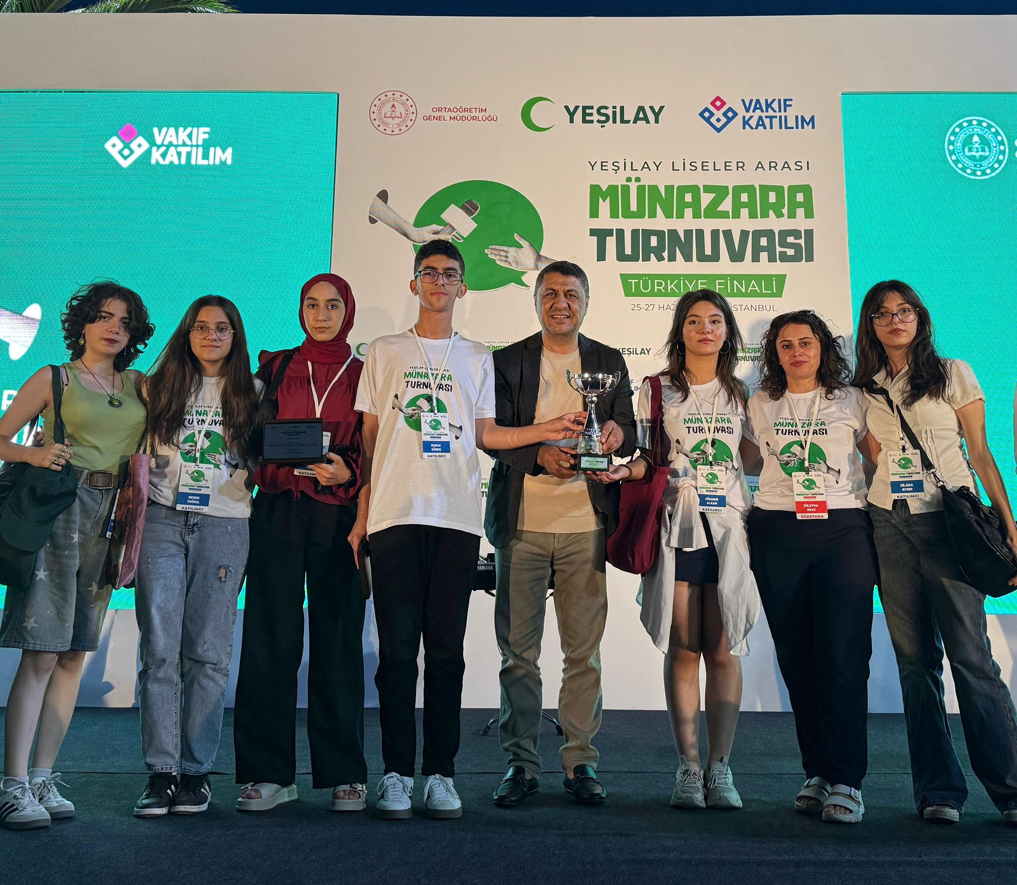 Batman Anadolu Lisesi Yeşilay Münazara Finalinde Güneydoğu Şampiyonu Oldu