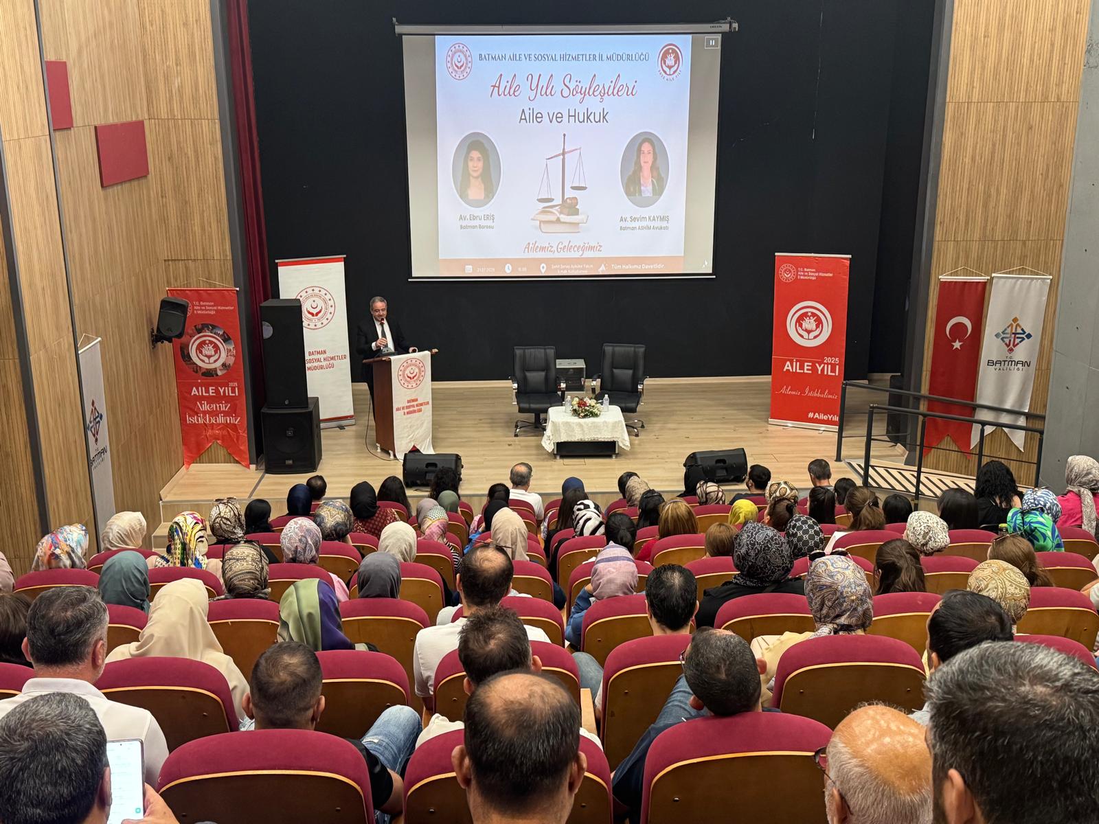 Ailelere hukukun aile yapısındaki önemi vurgulandı