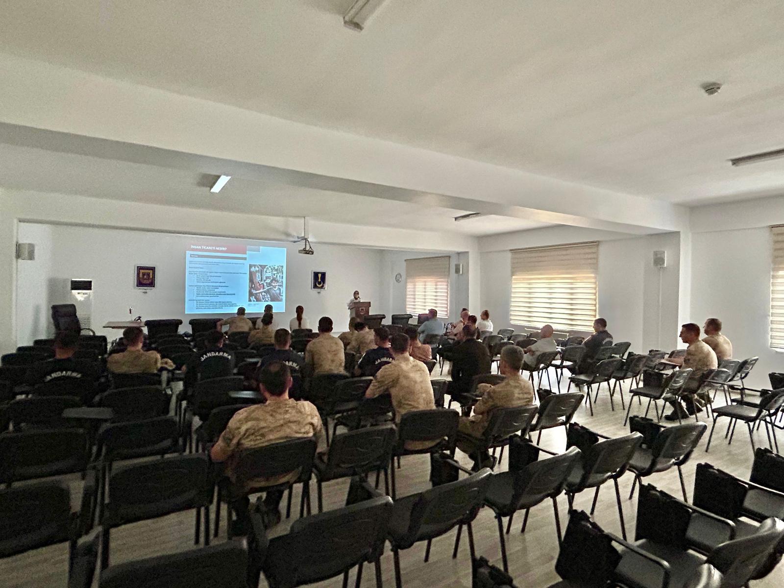 İnsan Ticaretiyle Mücadele Günü Toplantısı düzenlendi